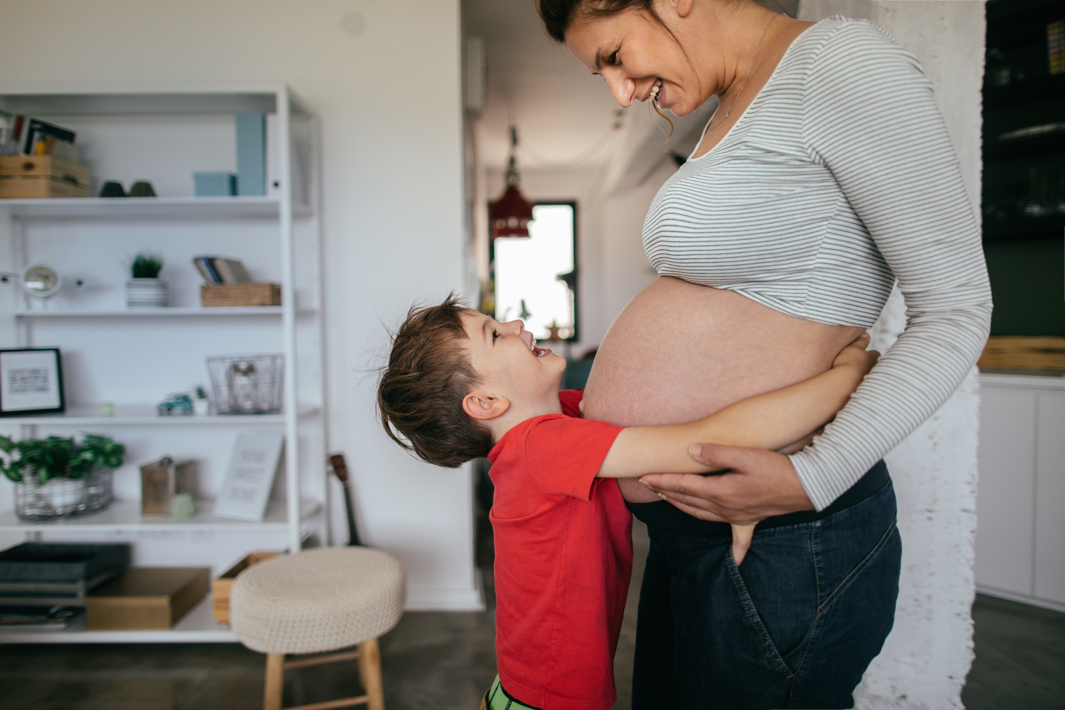 Pregnant son. Беременная мамка с подростком. Mom&son беременная. Mother pregnancy and his son. Мать и сын беременность истории.